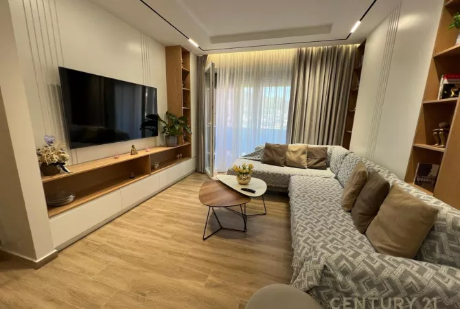 Shtepi ne shitje 3+1 ne Tirane - 300,000 Euro
