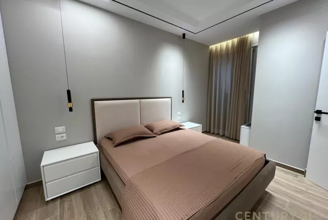 Shtepi ne shitje Apartament ne Tirane, 3+1, Mobilimi E mobiluar, Pagesa 300,000  Euro.