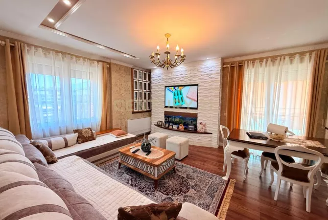 Shtepi me qera 2+1 ne Tirane - 900 Euro