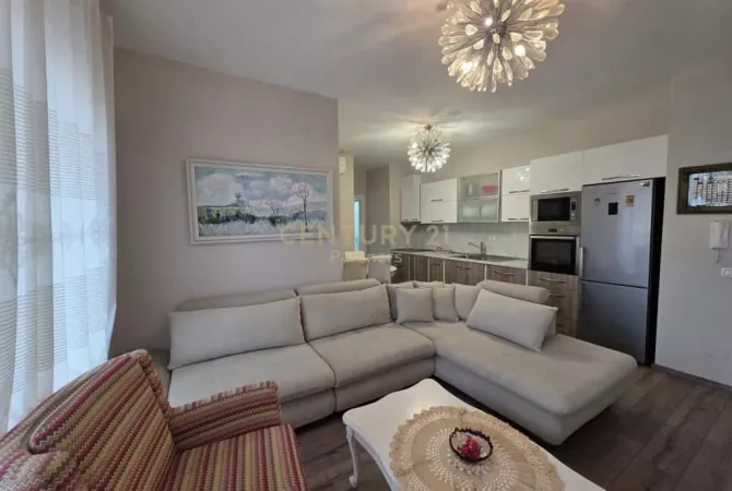Shtepi me qera 2+1 ne Tirane - 800 Euro