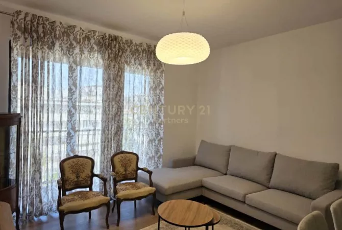 Shtepi me qera 2+1 ne Tirane - 800 Euro
