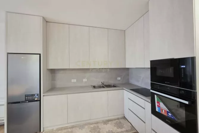Shtepi me qera 2+1 ne Tirane - 800 Euro