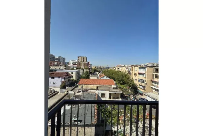 Shtepi me qera 2+1 ne Tirane - 800 Euro