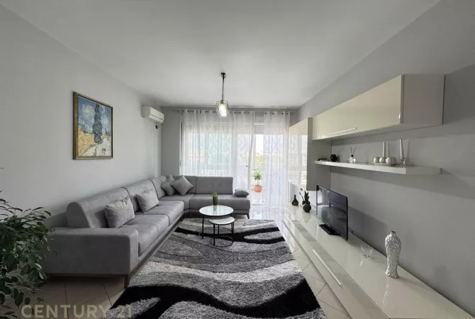 Shtepi me qera 2+1 ne Tirane - 1,200 Euro