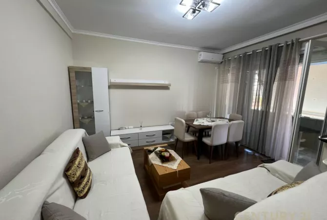 Shtepi me qera 2+1 ne Tirane - 800 Euro