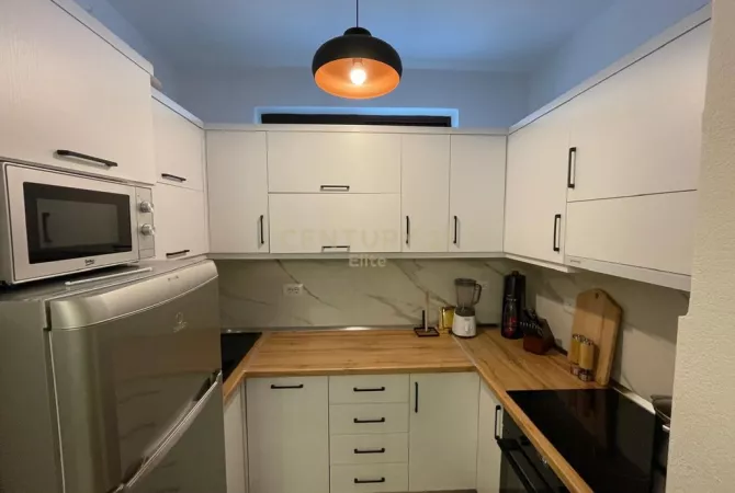 Shtepi me qera 3+1 ne Tirane - 1,200 Euro
