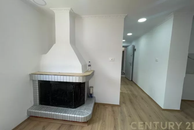 Shtepi ne shitje 2+1 ne Tirane - 165,000 Euro