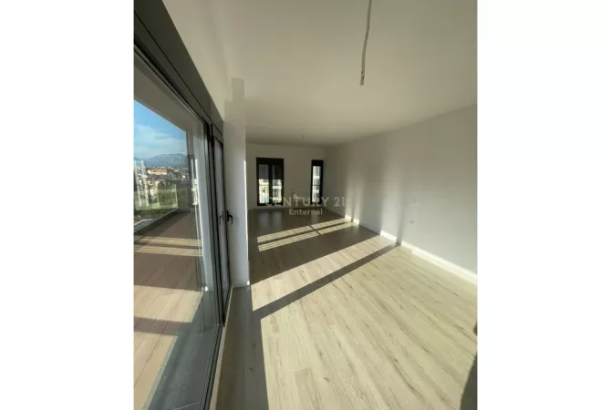 Ambient biznesi me qera 1+1 ne Tirane - 900 Euro