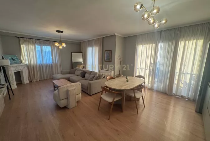 Shtepi me qera 2+1 ne Tirane - 1,500 Euro