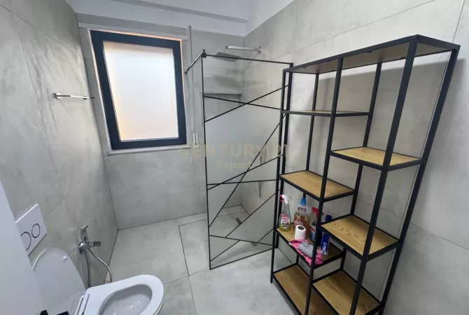 Shtepi me qera 2+1 ne Tirane - 1,500 Euro