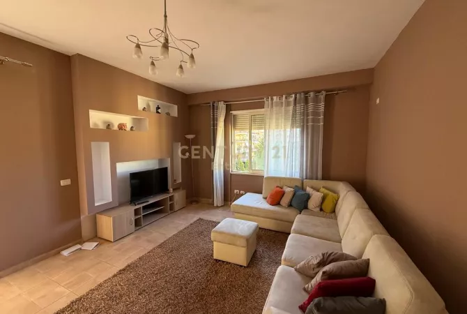 Shtepi me qera 2+1 ne Tirane - 650 Euro