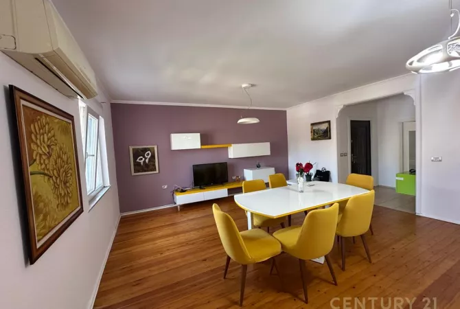 Shtepi me qera 2+1 ne Tirane - 700 Euro