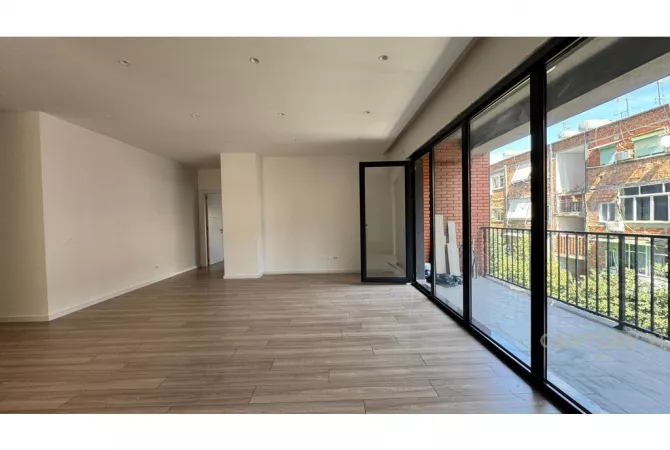 Ambient biznesi ne shitje 3+1 ne Tirane - 1,700 Euro