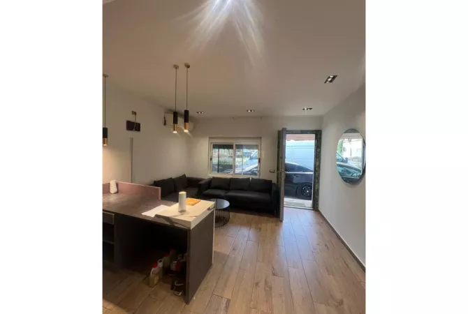 Ambient biznesi me qera 1+1 ne Tirane - 950 Euro