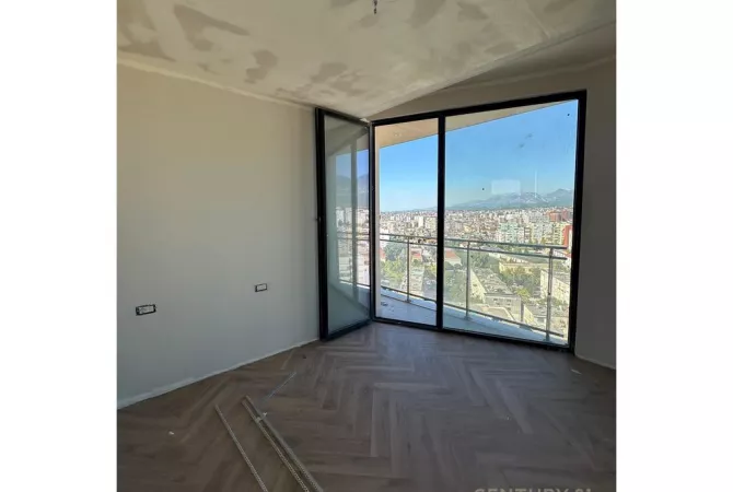 Ambiente Commerciale in Affitto 3+1 a Tirana - 850 Euro