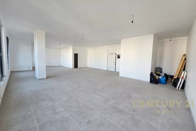 Ambient biznesi me qera 1+1 ne Tirane - 1,600 Euro