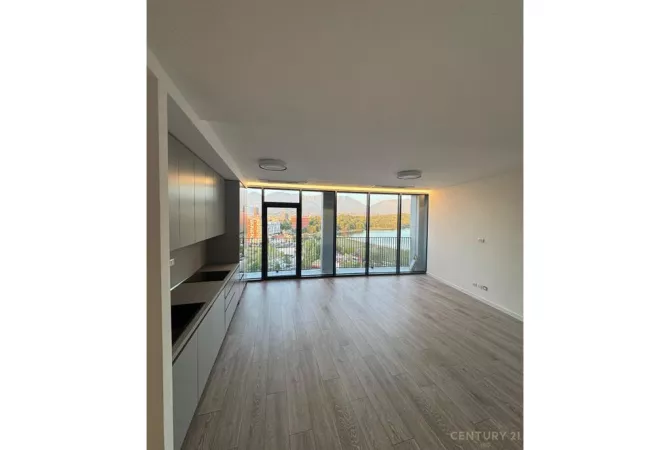 Ambiente Commerciale in Affitto 1+1 a Tirana - 1,650 Euro