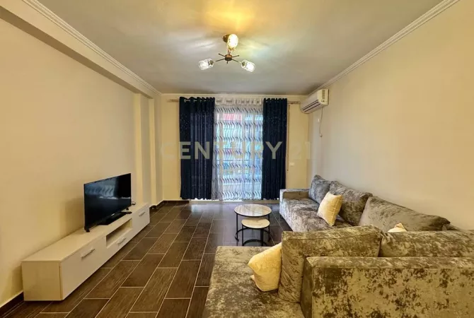 Shtepi me qera 2+1 ne Tirane - 530 Euro
