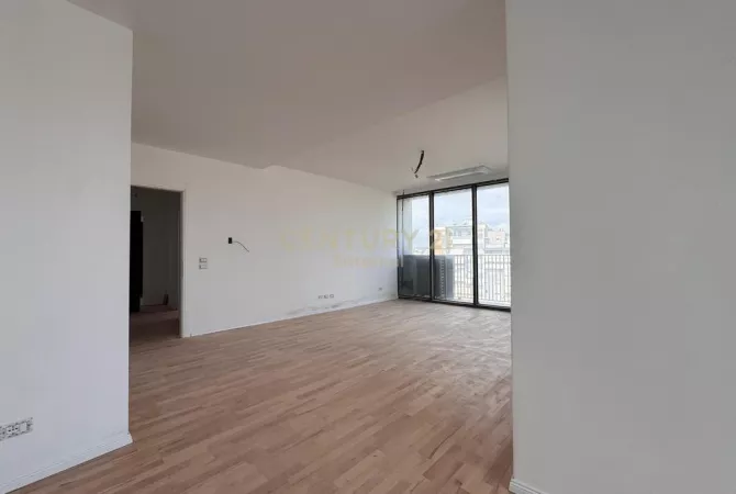 Ambient biznesi me qera 3+1 ne Tirane - 1,500 Euro
