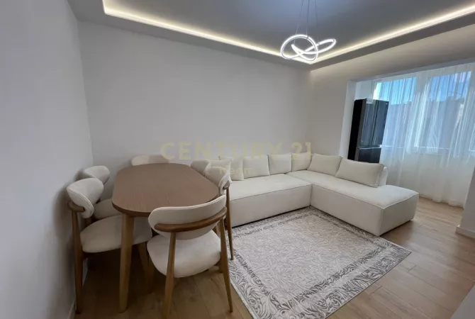 Shtepi me qera 2+1 ne Tirane - 700 Euro