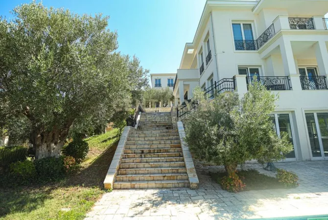 Shtepi me qera 5+1 ne Tirane - 4,500 Euro