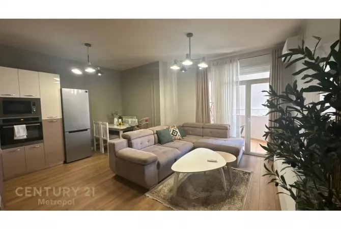 Shtepi me qera 2+1 ne Tirane - 900 Euro