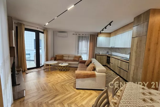 Shtepi me qera 2+1 ne Tirane - 1,200 Euro