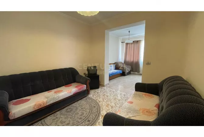 Shtepi me qera 2+1 ne Tirane - 800 Euro