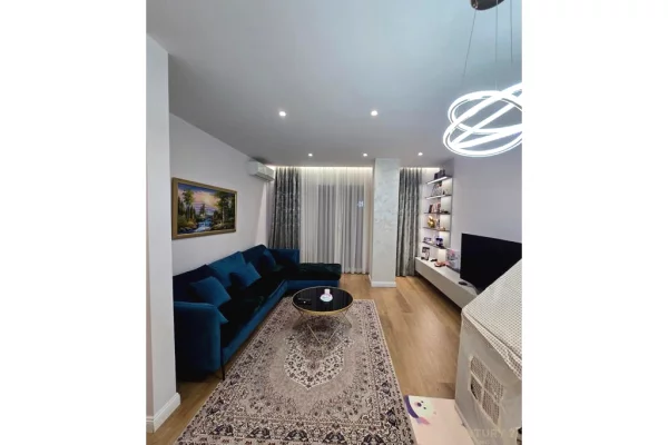 Shtepi me qera 2+1 ne Tirane - 1,500 Euro