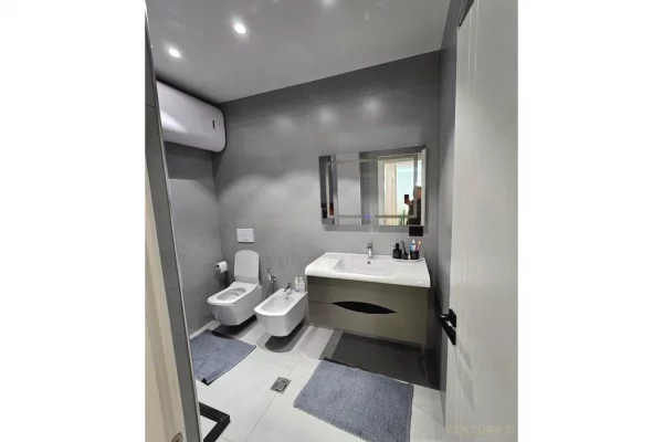 Shtepi me qera Apartament ne Tirane, 2+1, Mobilimi E mobiluar, Pagesa 1,500  Euro.