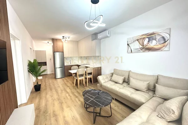 Shtepi me qera 2+1 ne Tirane - 1,000 Euro