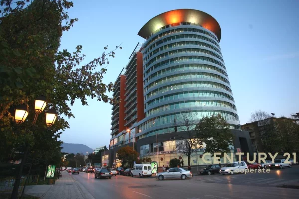 Business Property for Rent 3+1 in Tirana - 5,000 Euro