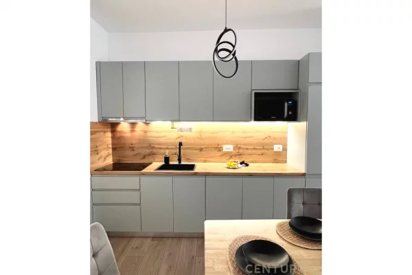 Shtepi me qera 2+1 ne Tirane - 950 Euro