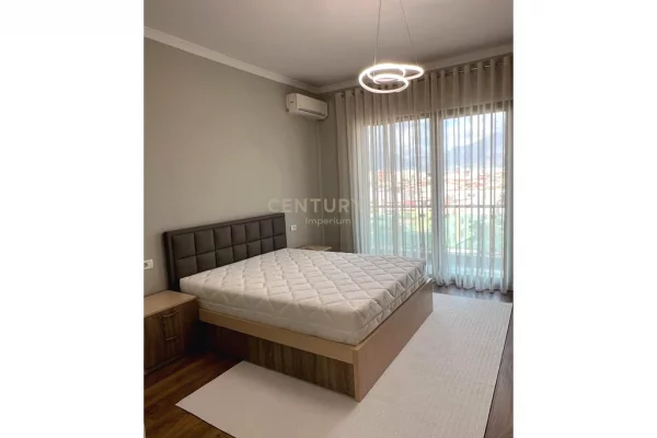 Shtepi ne shitje Apartament ne Tirane, 2+1, Mobilimi E mobiluar, Pagesa 143,000  Euro.