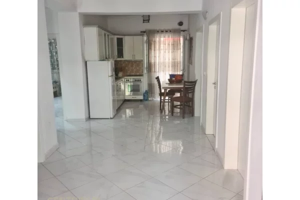 Shtepi ne shitje 3+1 ne Tirane - 180,000 Euro