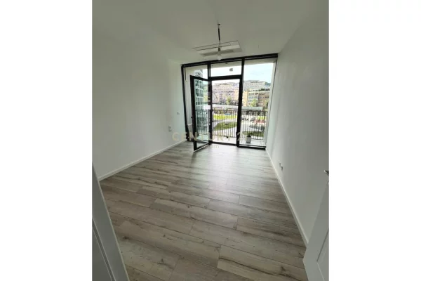 Business Property for Rent 3+1 in Tirana - 1,200 Euro