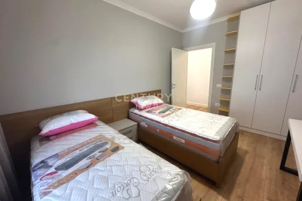 Shtepi me qera Apartament ne Tirane, 2+1, Mobilimi E mobiluar, Pagesa 880  Euro.