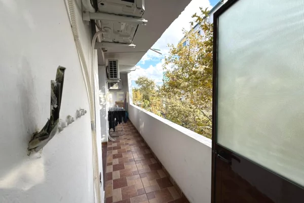 Shtepi ne shitje Apartament ne Tirane, 2+1, Mobilimi Bosh, pa mobiluar, Pagesa 285,000  Euro.