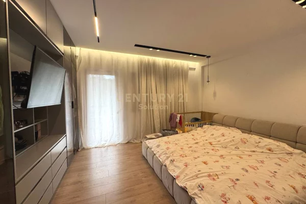 Shtepi ne shitje 2+1 ne Tirane - 300,000 Euro