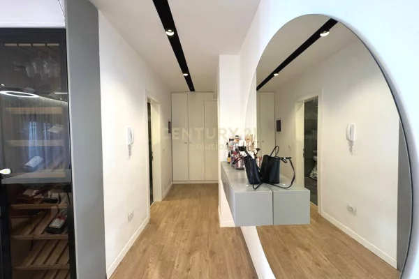 Shtepi ne shitje 2+1 ne Tirane - 300,000 Euro