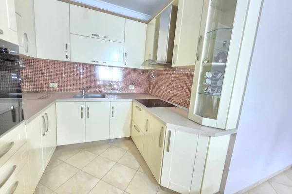 Shtepi me qera 2+1 ne Tirane - 630 Euro