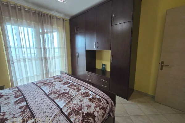 Shtepi me qera Apartament ne Tirane, 2+1, Mobilimi E mobiluar, Pagesa 630  Euro.