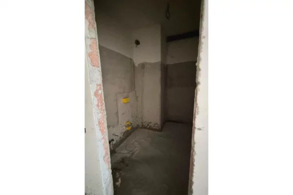 Shtepi ne shitje Apartament ne Tirane, 1+1, Mobilimi Bosh, pa mobiluar, Pagesa 288,000  Euro.