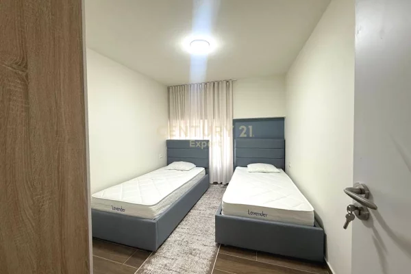 Shtepi me qera Apartament ne Tirane, 2+1, Mobilimi E mobiluar, Pagesa 800  Euro.