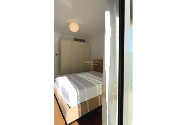 Shtepi me qera Vila Luksoze ne Tirane, 3+1, Mobilimi E mobiluar, Pagesa 2,500  Euro.