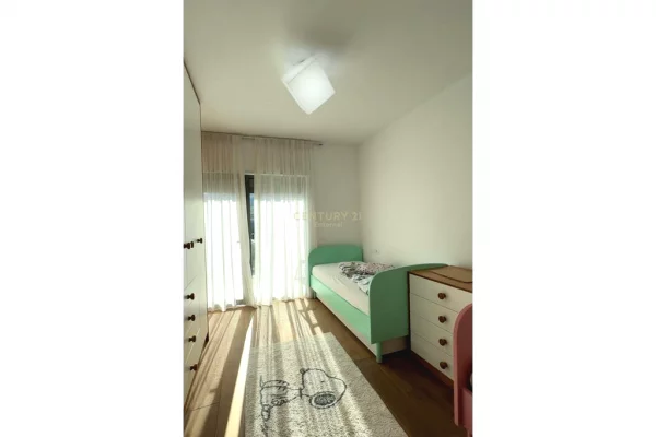 Shtepi me qera Vila Luksoze ne Tirane, 3+1, Mobilimi E mobiluar, Pagesa 2,500  Euro.