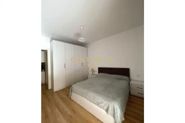 Shtepi me qera Apartament ne Tirane, 1+1, Mobilimi Bosh, pa mobiluar, Pagesa 750  Euro.