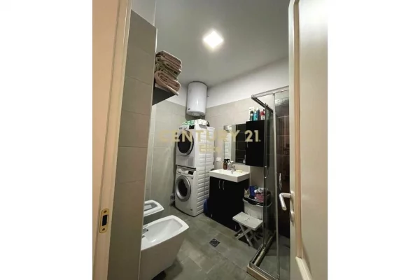 Shtepi me qera Apartament ne Tirane, 1+1, Mobilimi Bosh, pa mobiluar, Pagesa 750  Euro.