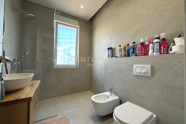 Shtepi me qera Apartament ne Tirane, 2+1, Mobilimi E mobiluar, Pagesa 1,200  Euro.