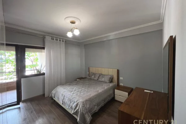 Shtepi ne shitje Apartament ne Tirane, 2+1, Mobilimi E mobiluar, Pagesa 220,000  Euro.